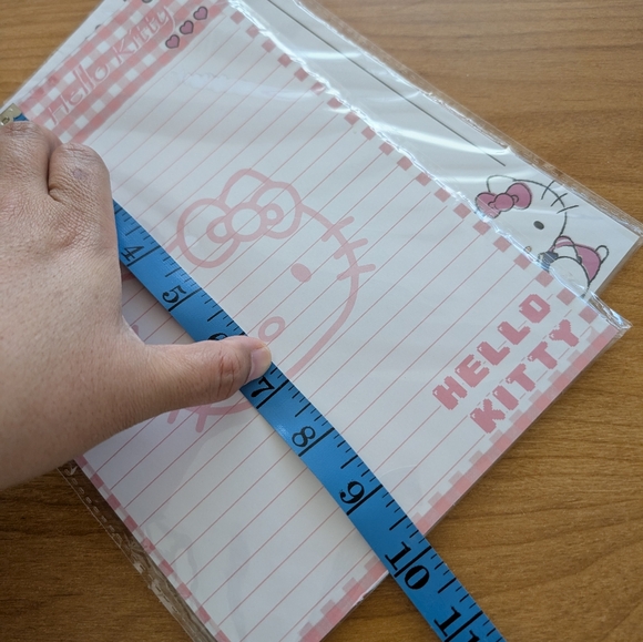 NEW - Hello Kitty Notepad Set - Picture 2 of 3